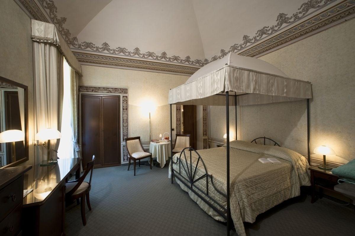 Hotel Villa San Lucchese Poggibonsi Bagian luar foto