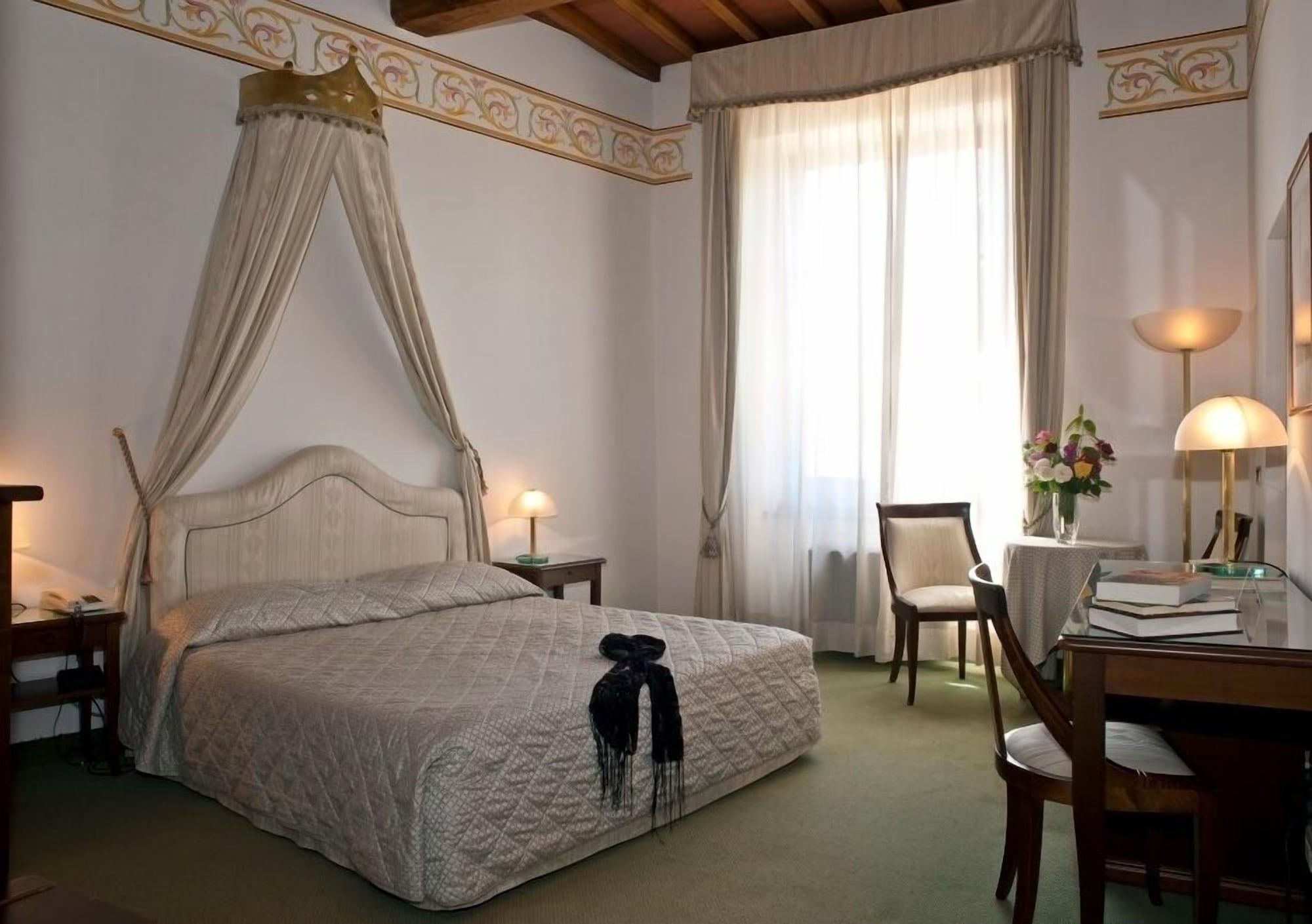 Hotel Villa San Lucchese Poggibonsi Bagian luar foto