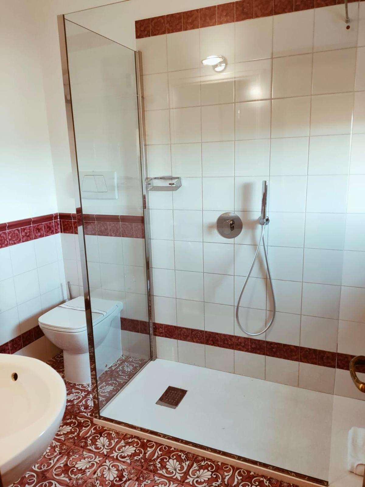 Hotel Villa San Lucchese Poggibonsi Bagian luar foto